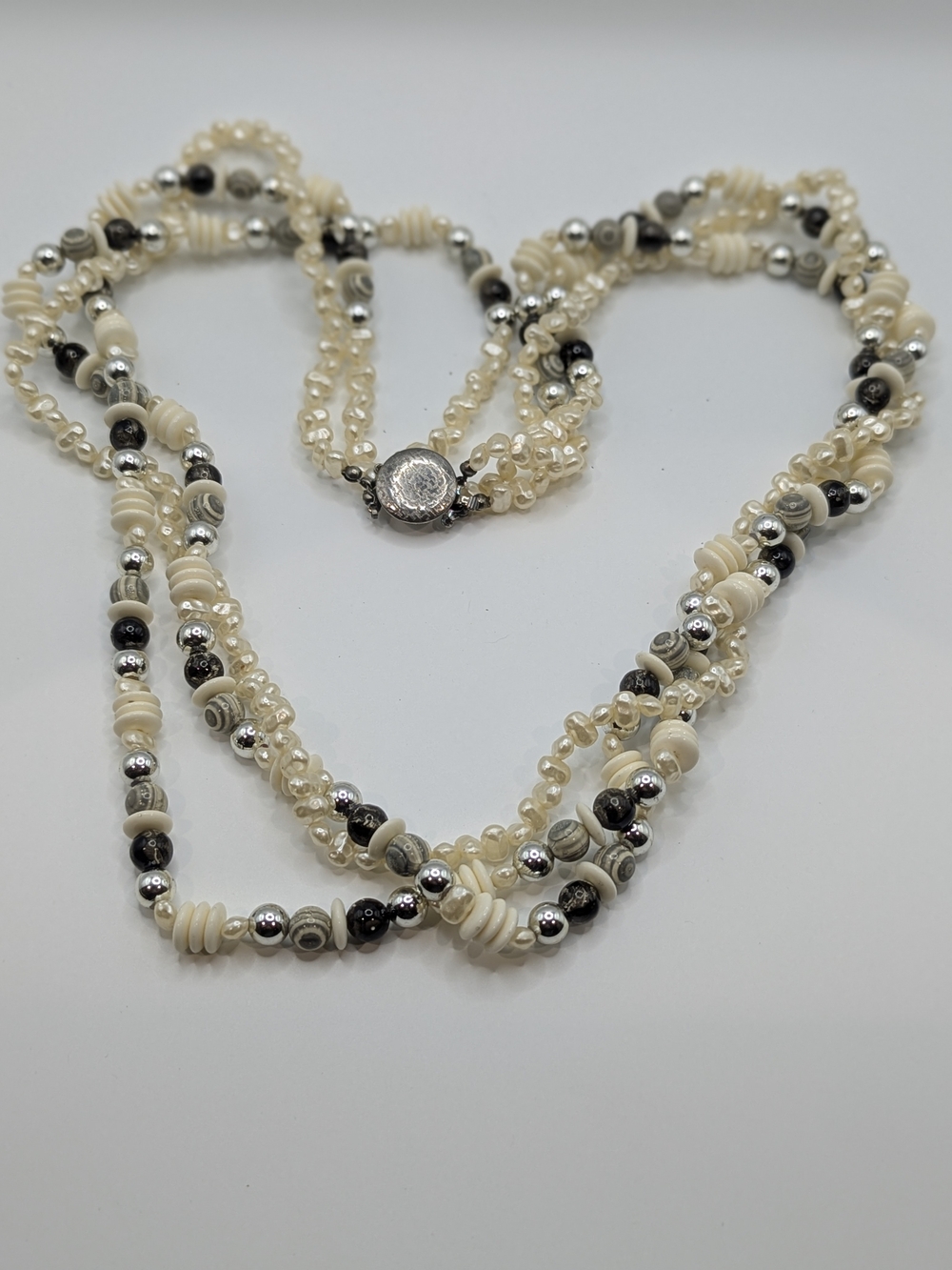 Layered Pear-likel With Black And Silver Beads Necklace
